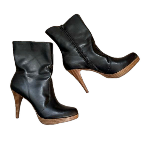 Request Shoes - Vintage 90's Y2K Black Ankle Boots Faux Wood Platform Heel Booties - Size 8